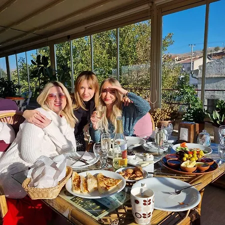 Hikmet's House 4* Аванос